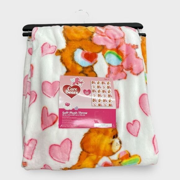 Care Bears Seasonal Hugs and Hearts 50 x 70 Multicolor Soft Plush Throw Blanket - Picture 1 of 9